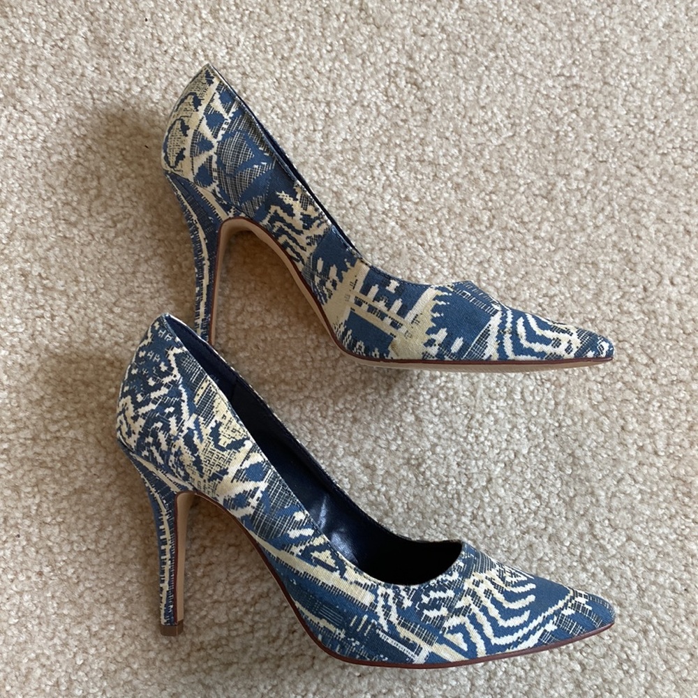 EUC Nine West print heels - Picture 4 of 8